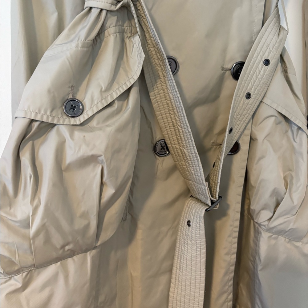 Burberry Classic Tan Trench rain Coat - Picture 7 of 11
